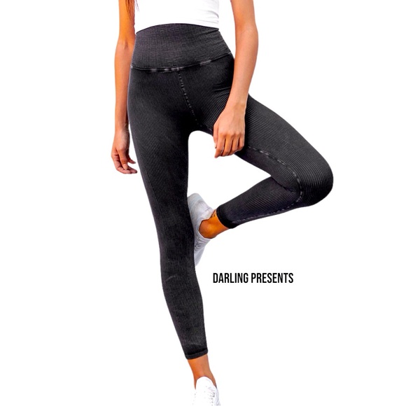 FREE PEOPLE MOVEMENT HAPPINESS RUNS 7/8 LEGGINGS WOMEN COLOR WASHED BLACK SIZE… - Picture 1 of 7